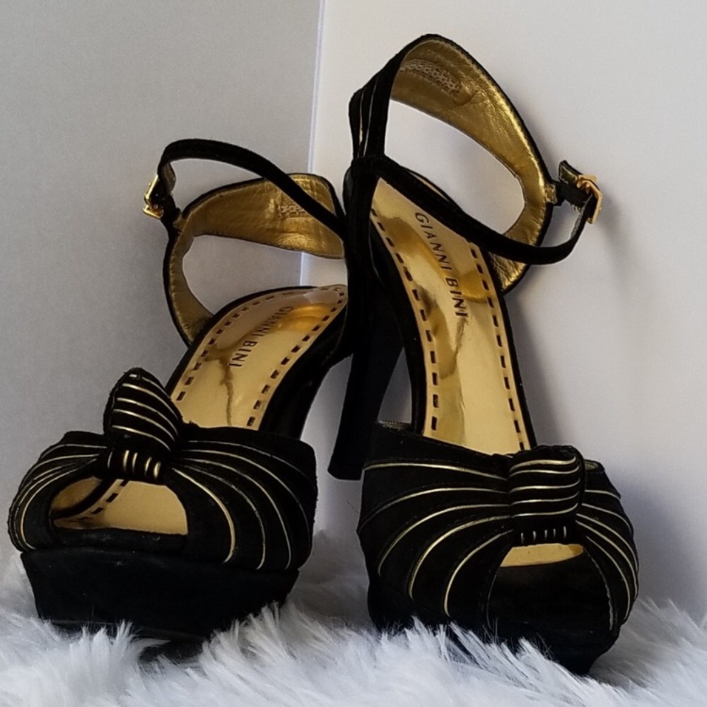 Knot black and gold sandals heels